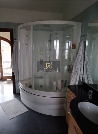 Documento con foto (< 1 Mb)