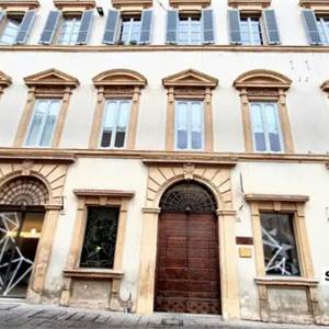 Negozio in vendita, Via Cairoli n.38/Via del Campo, N. snc, Foligno