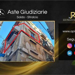 Apartment for sale, Vico Tre Re a Toledo, 35, Napoli