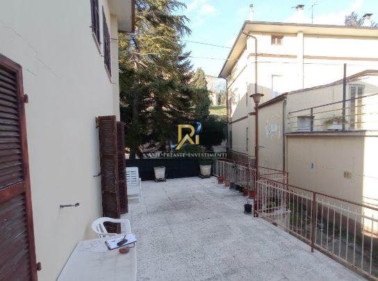 Documento con foto (< 1 Mb)