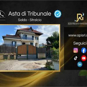 Villa in vendita, Via Vicinale Festinese, 110, Giugliano in Campania