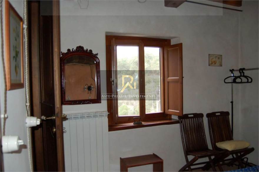 Photo 33