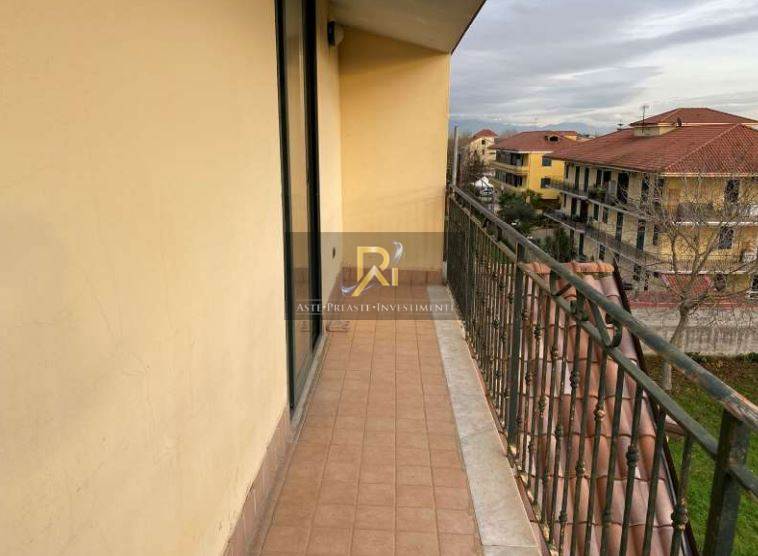 Photo 33